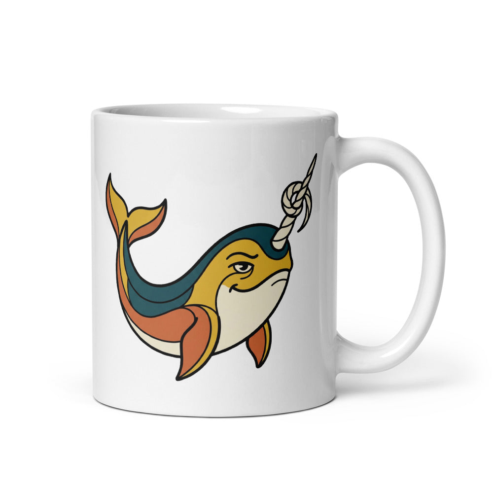 Mug narval original en céramique blanche, illustration line-art narval aux tons moutarde, bleu pétrole et terracotta, contenance 325 ml