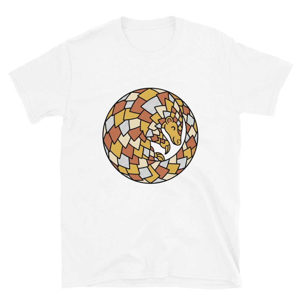 T-shirt pangolin homme femme – illustration line-art géométrique moutarde terracotta vert forêt, vue face à plat