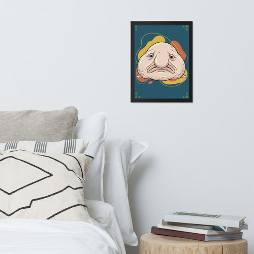 Affiche encadrée blobfish line art accrochée sur un mur en intérieur contemporain – décoration murale poisson drôle minimaliste, ambiance galerie humoristique