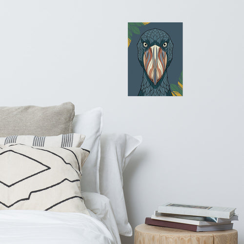 Poster oiseau préhistorique décoration moderne accroché dans un salon minimaliste – bec-en-sabot line-art graphique contemporain cadre bois clair